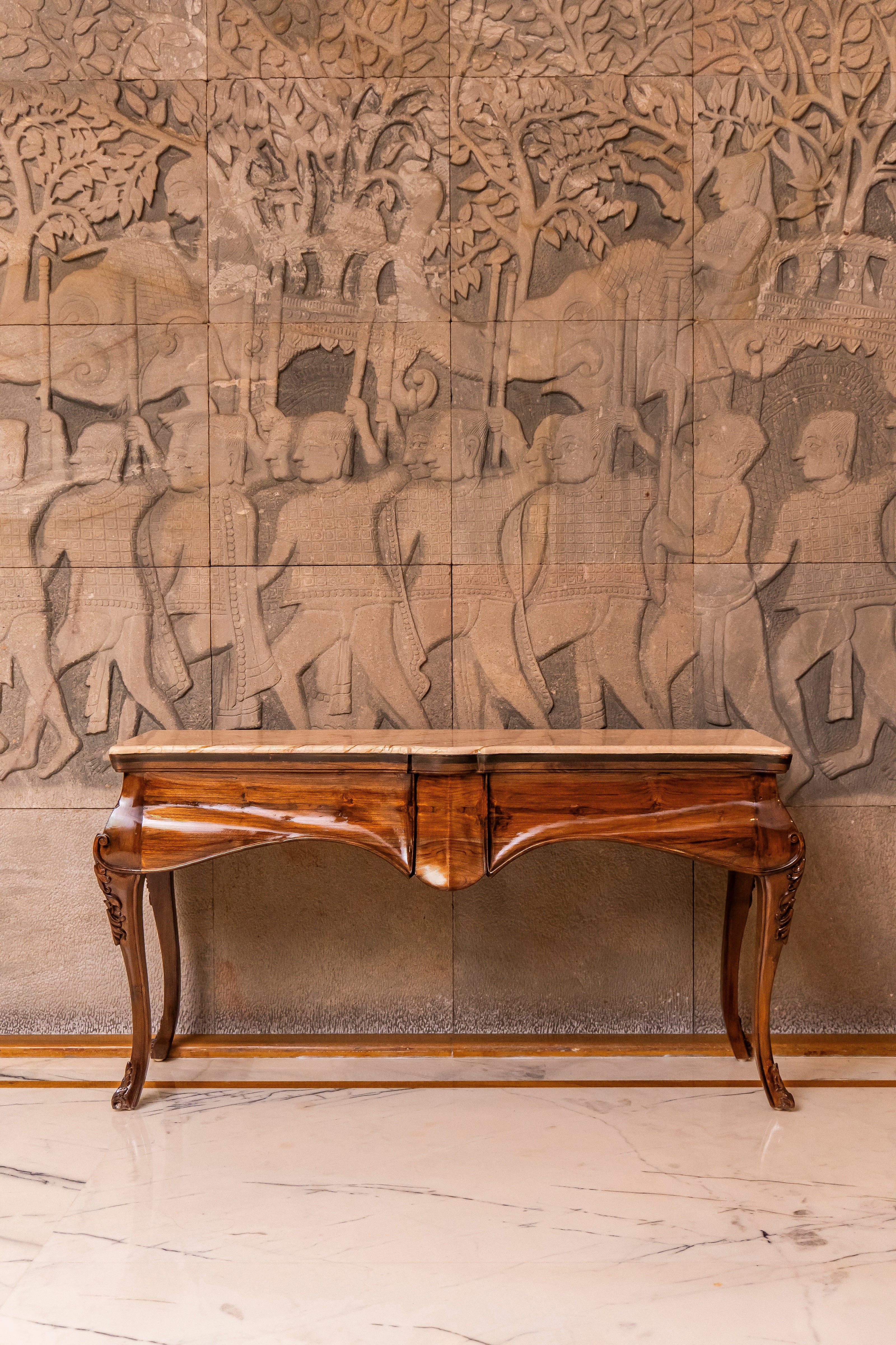 Classic Curve Console - Kelebek.in