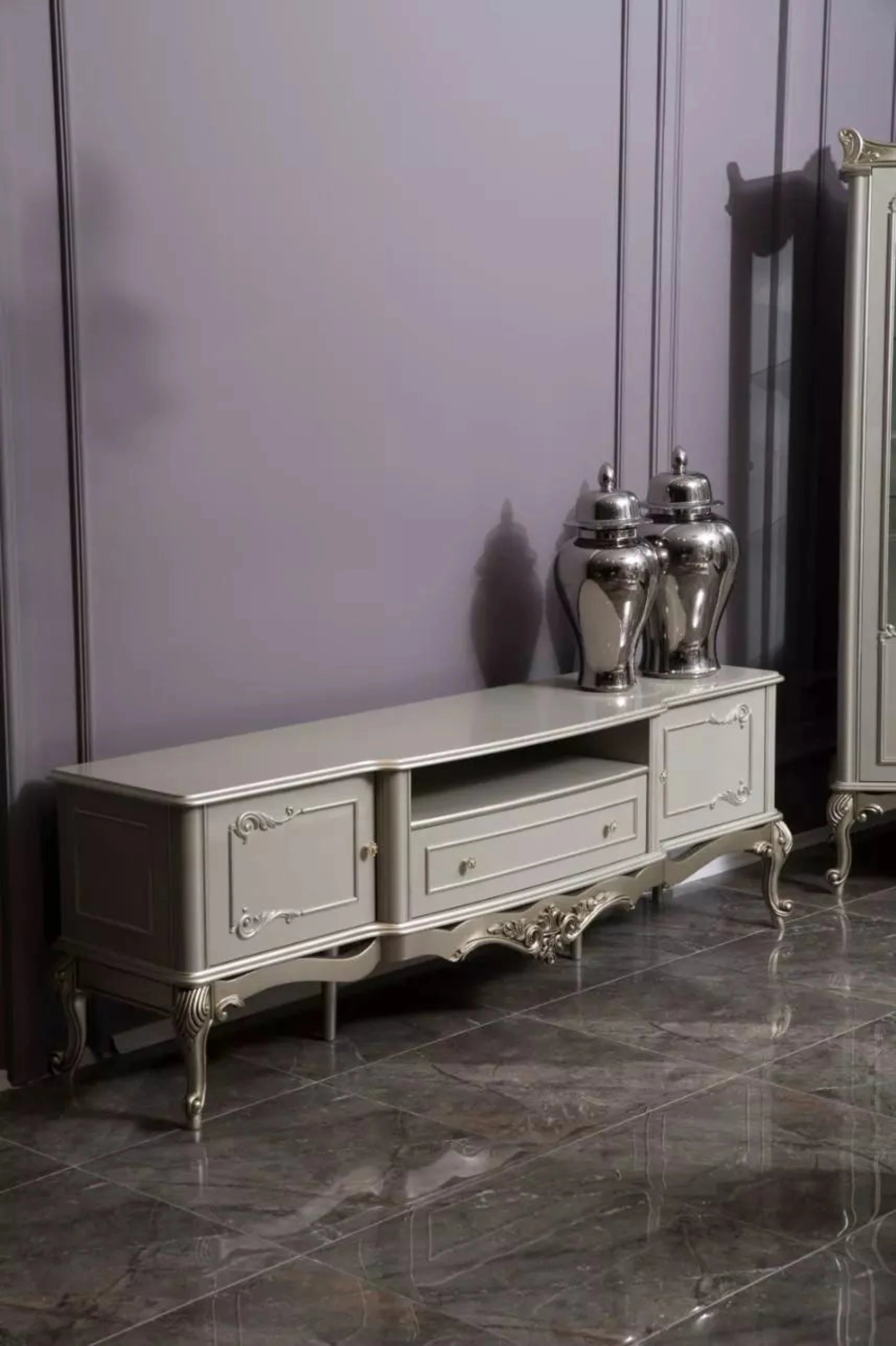 Urban Chic TV Cabinet - Kelebek.in
