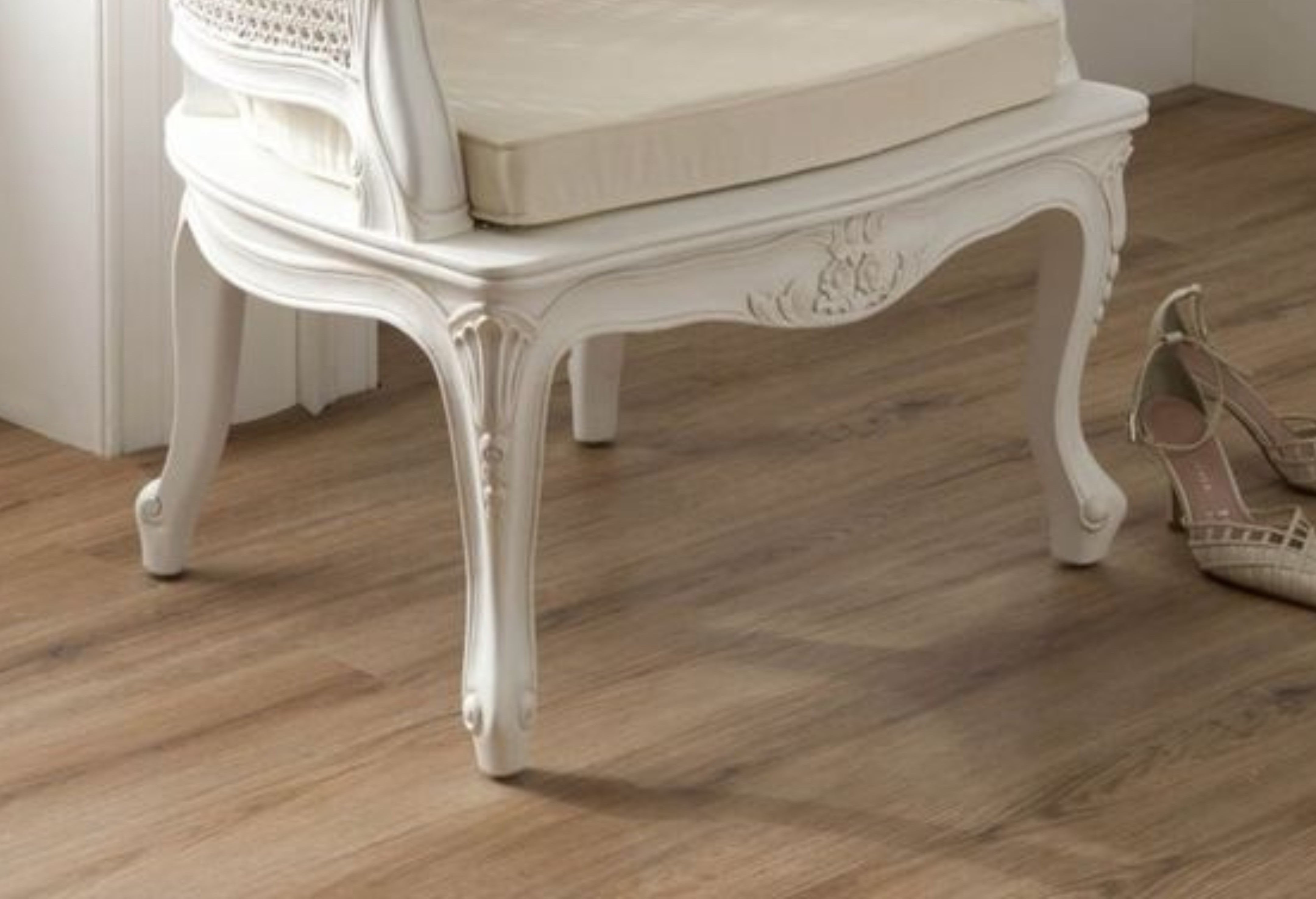 Platinum Perch Chair - Kelebek.in