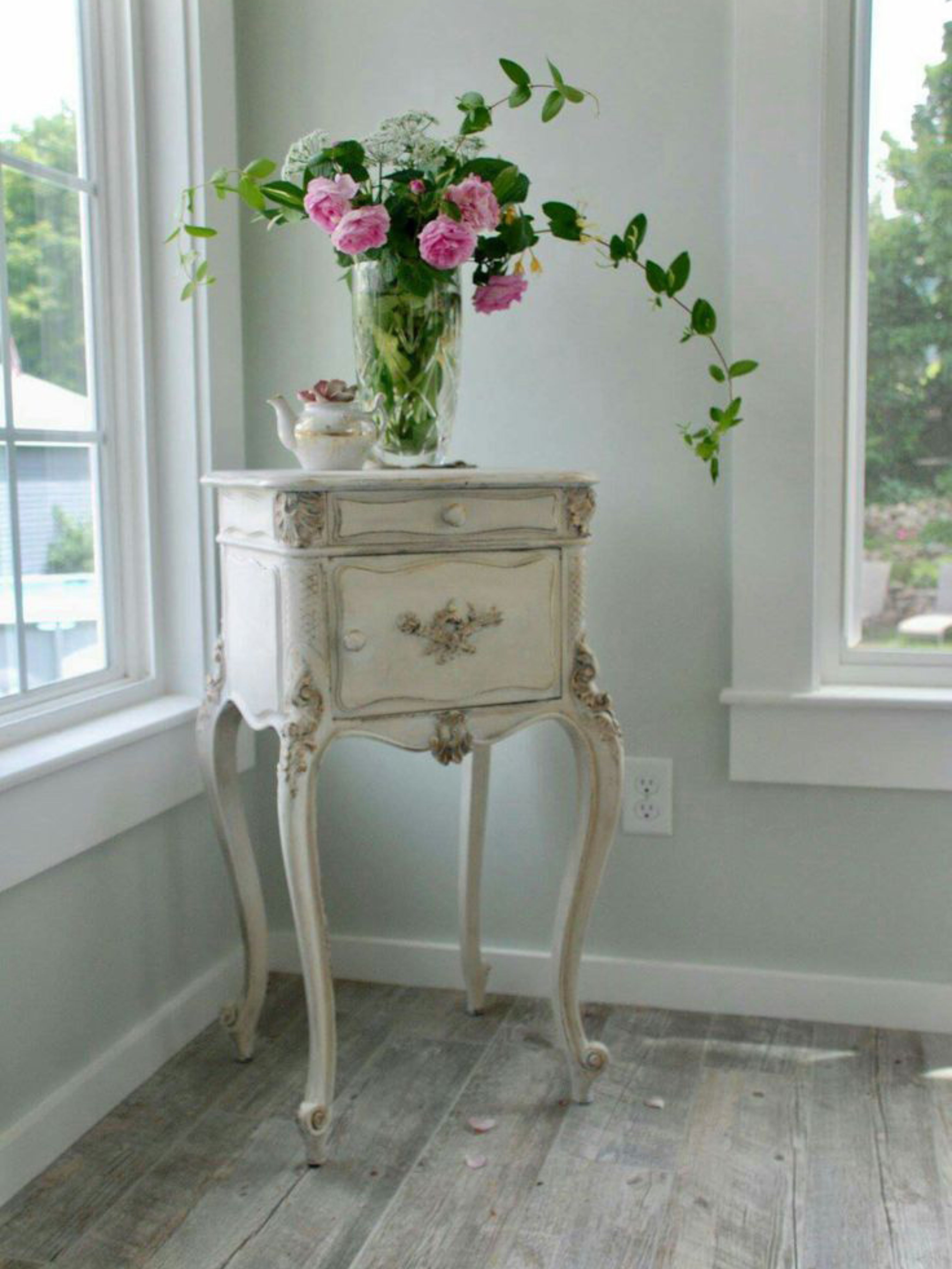 Aura Side Table - Kelebek.in