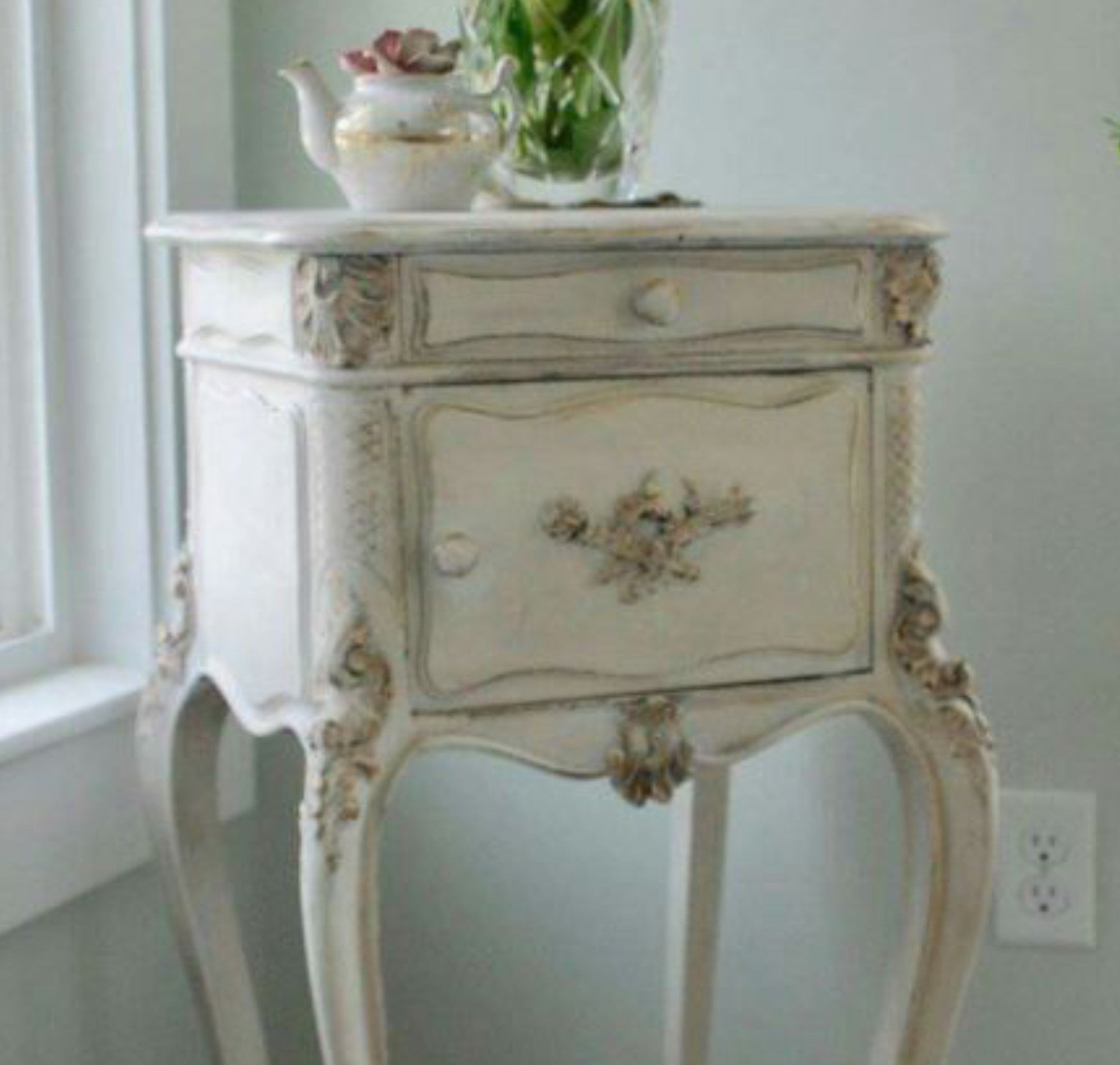 Aura Side Table - Kelebek.in