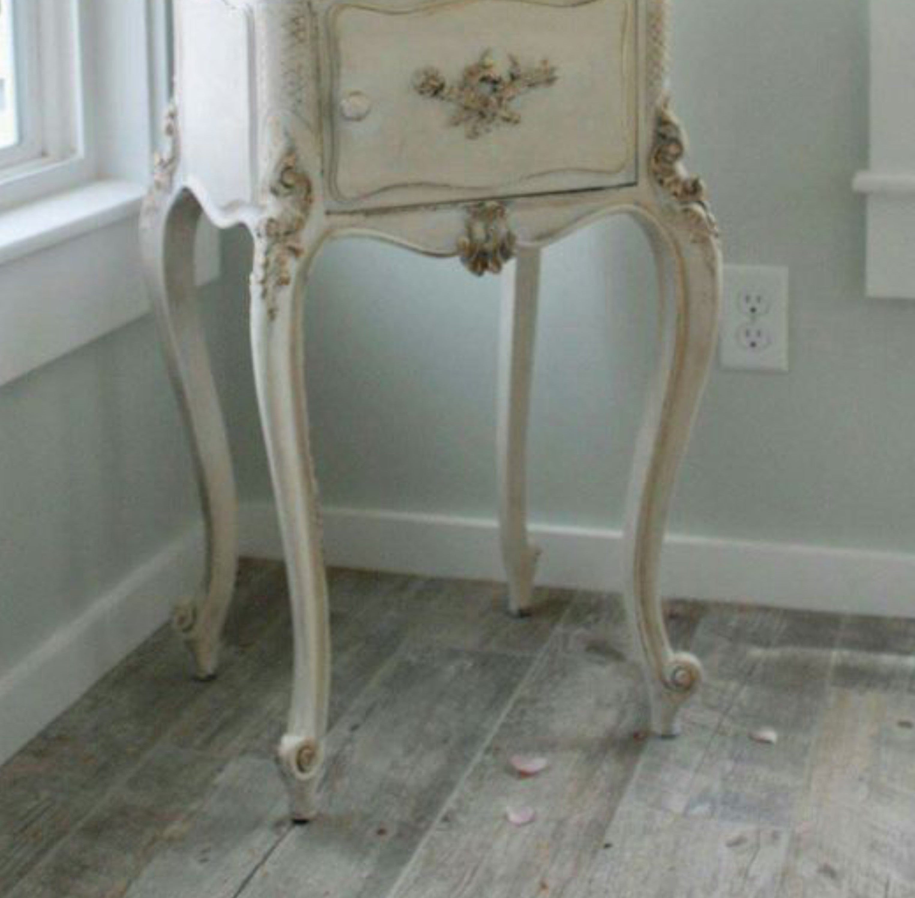 Aura Side Table - Kelebek.in