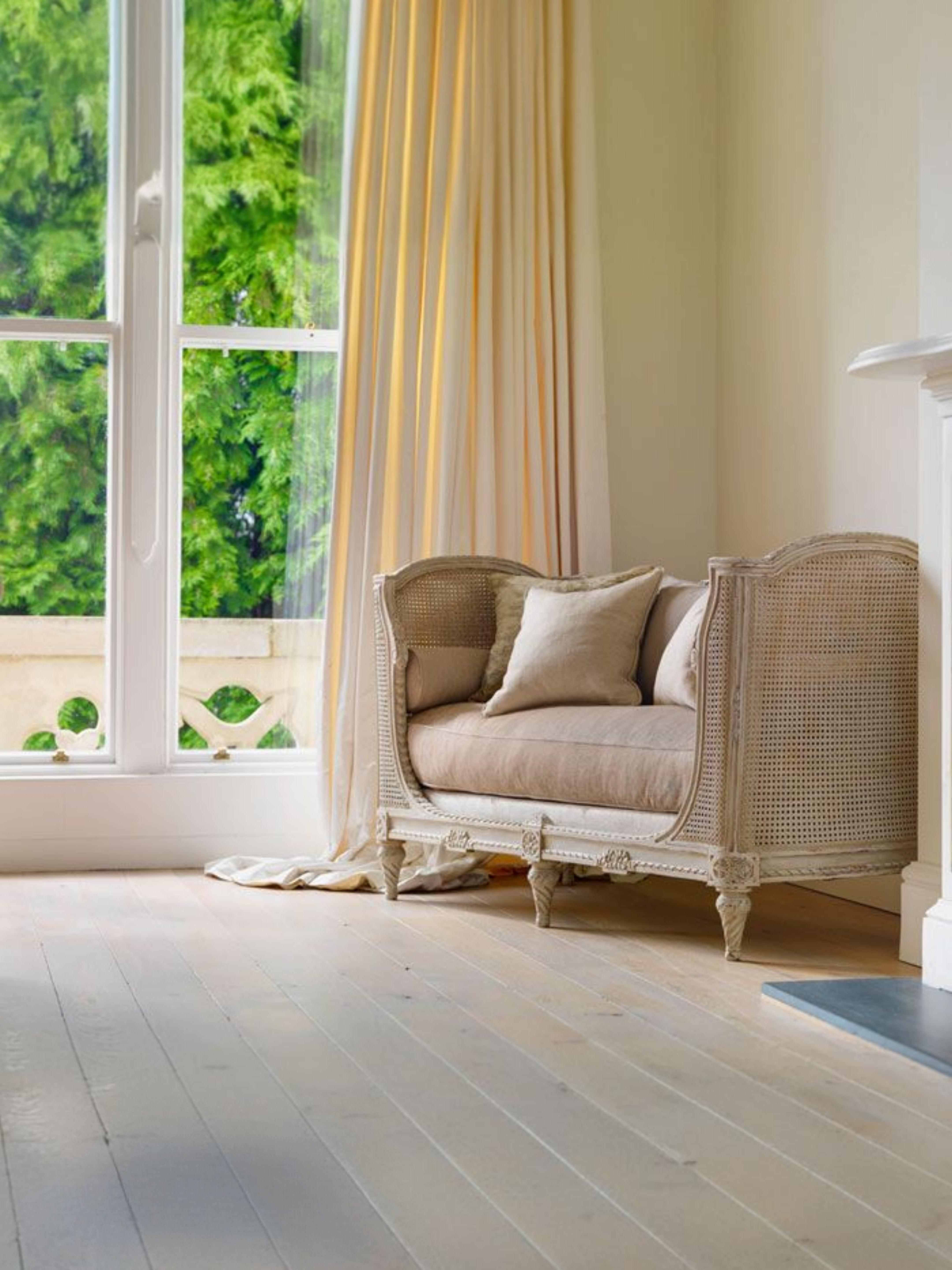 Aureate Lounge Sofa - Kelebek.in