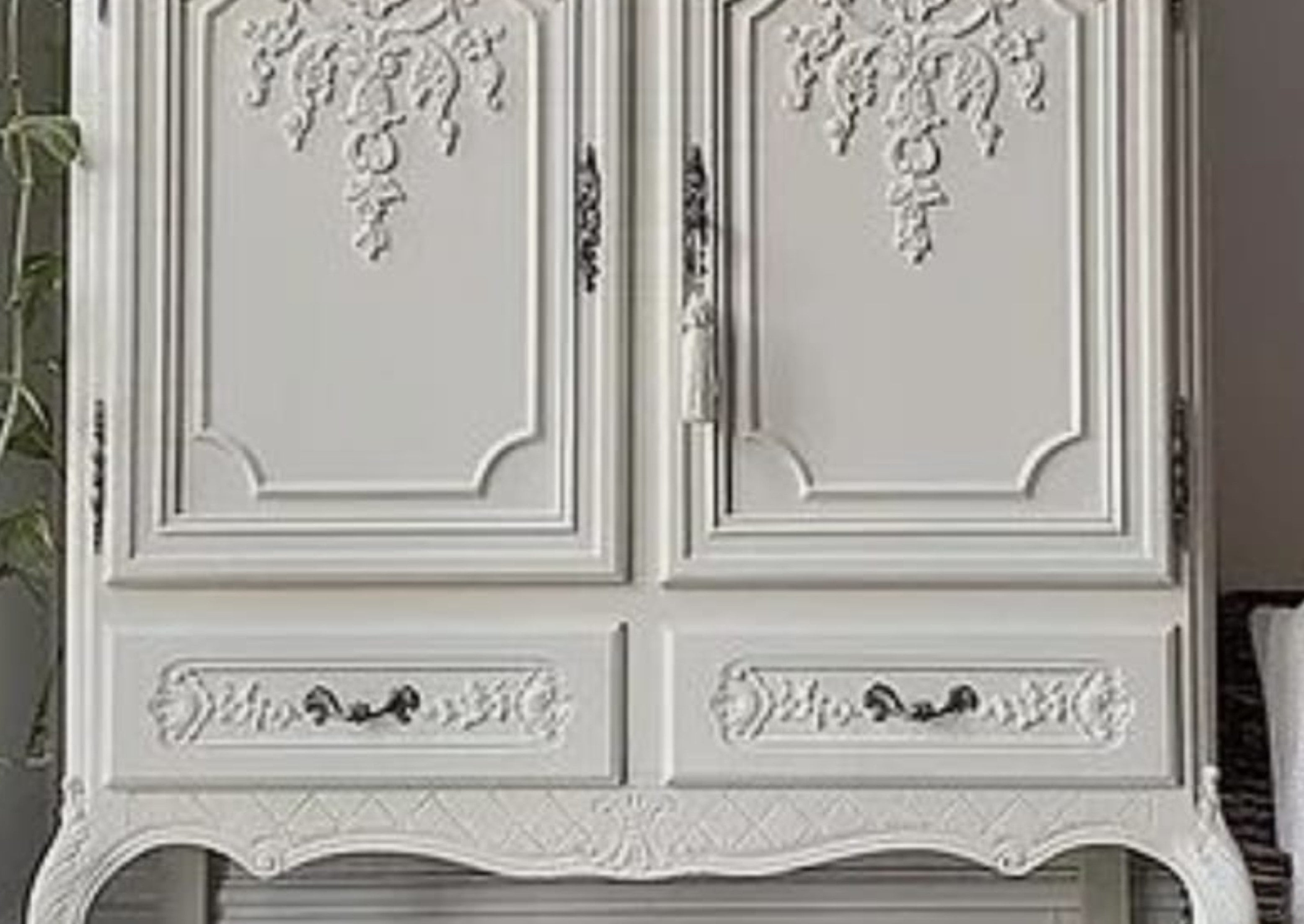 Exquisite Essence Bar Cabinet - Kelebek.in