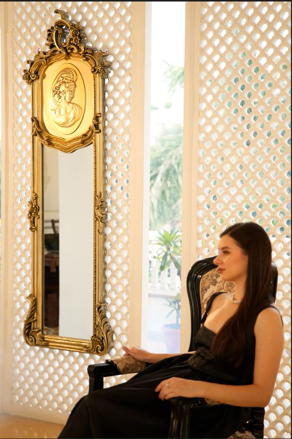 Blushing Petals - Kelebek.in