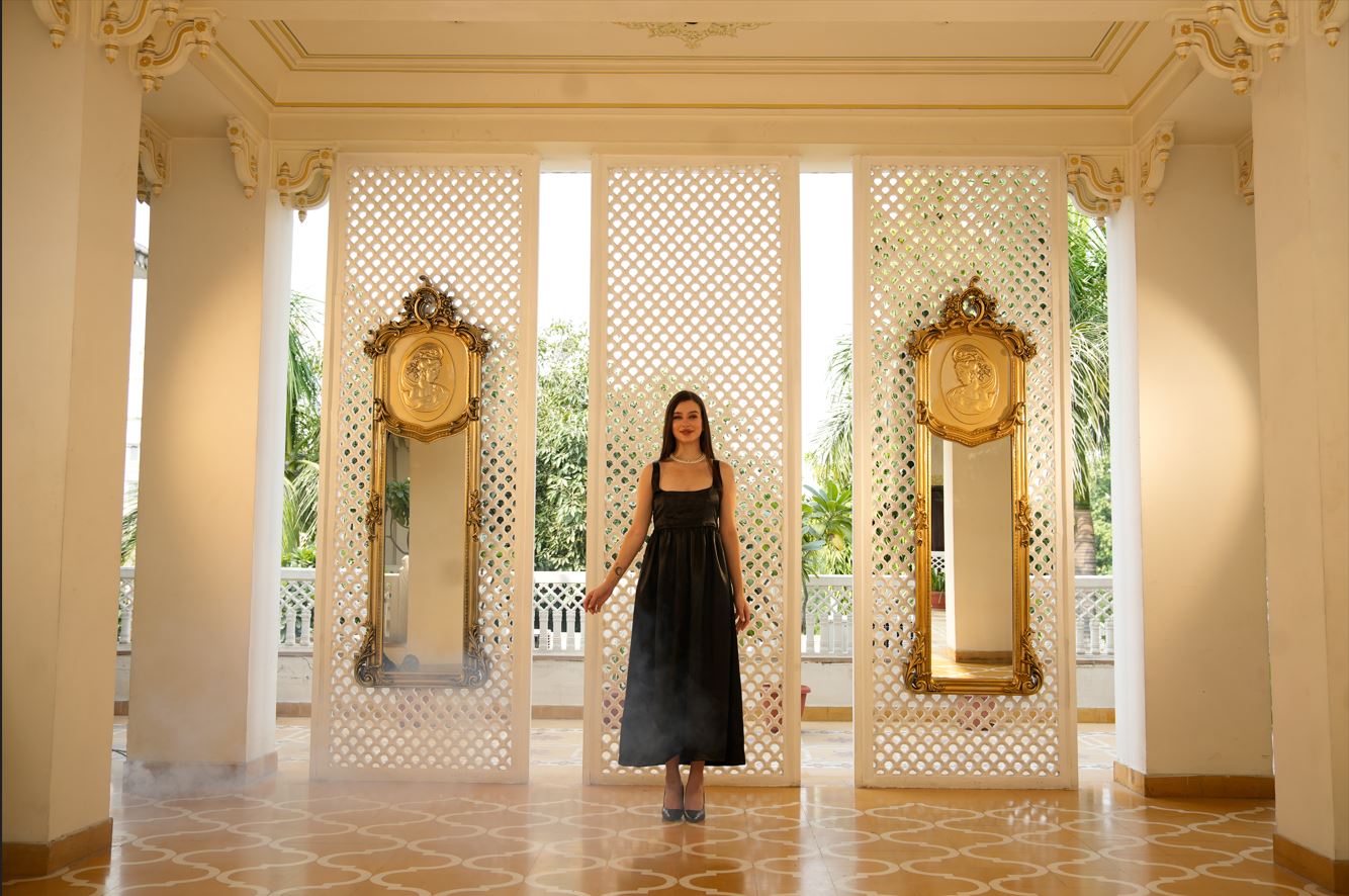 Blushing Petals - Kelebek.in