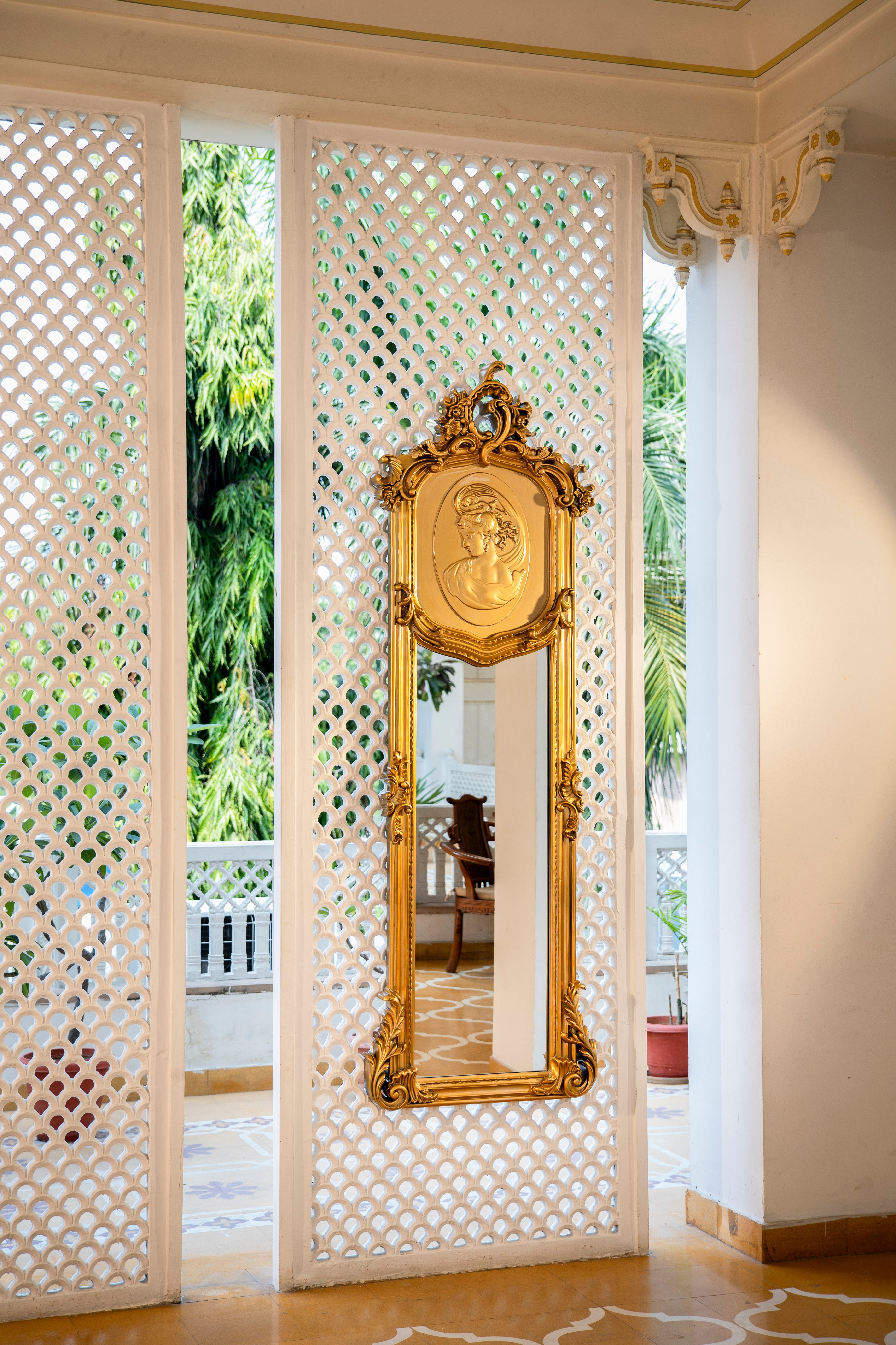 Blushing Petals - Kelebek.in