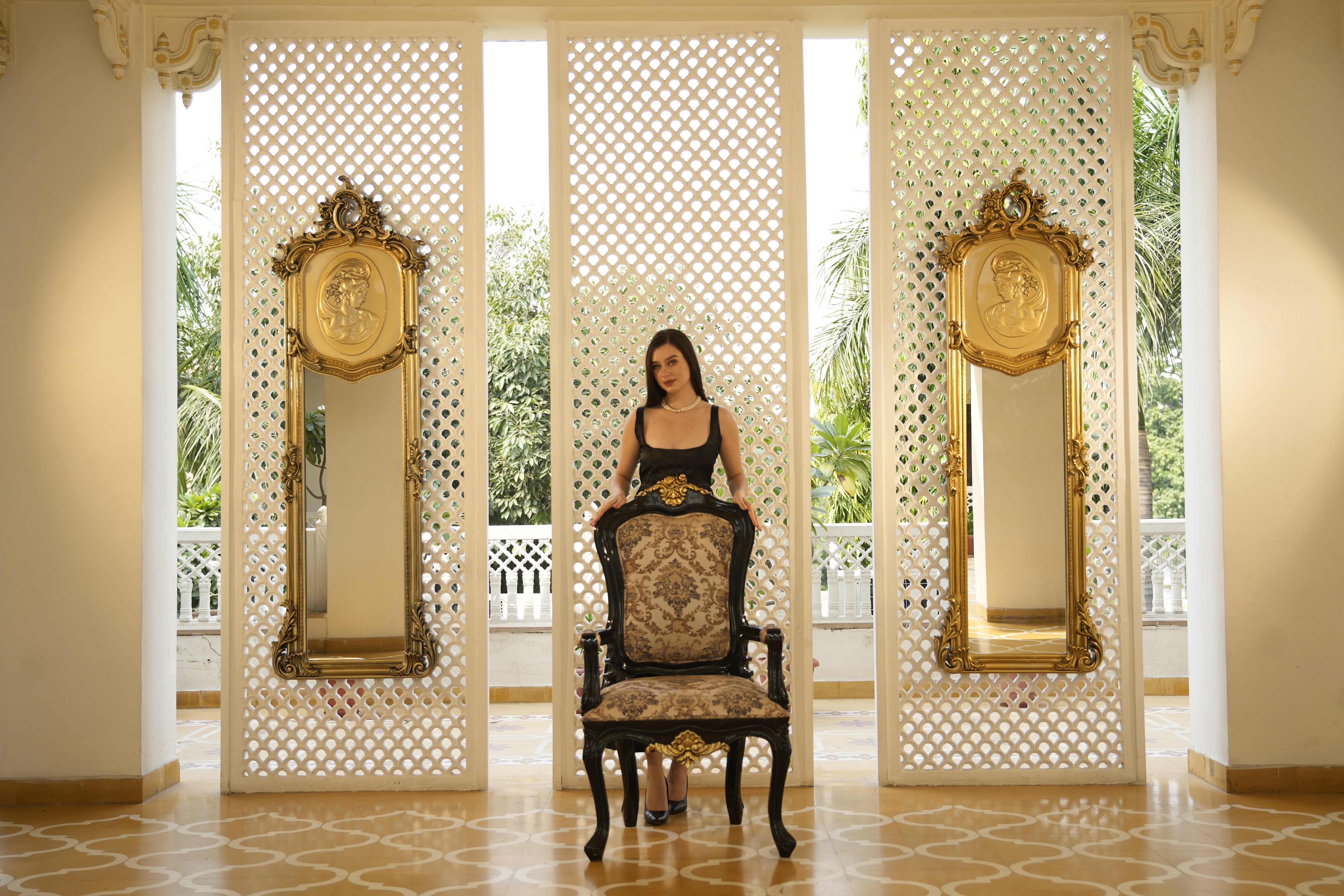 Blushing Petals - Kelebek.in