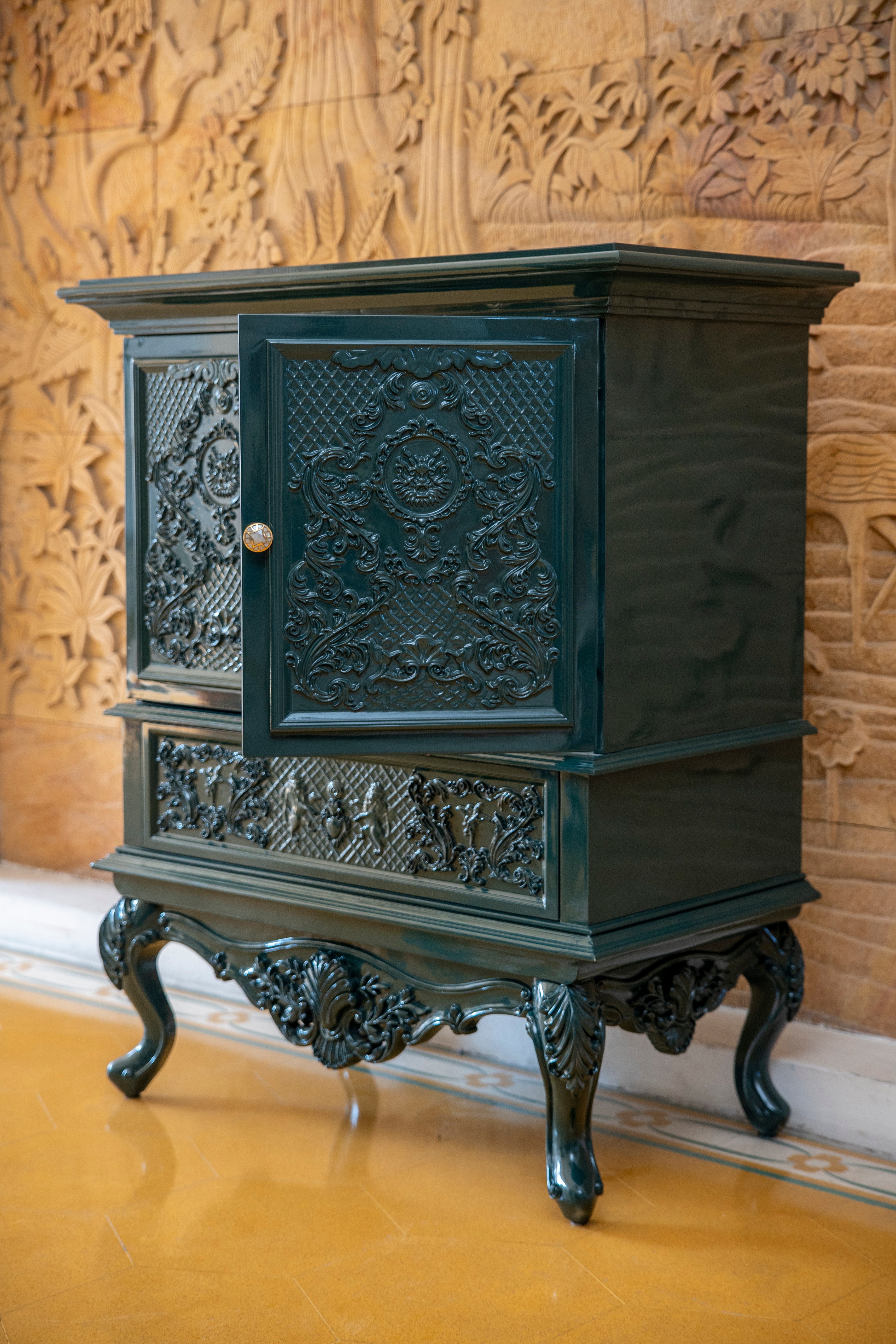 The Pour House - Kelebek.in