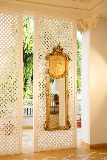 Blushing Petals - Kelebek.in